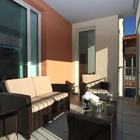 2 Bedroom Maggiore With Pool Appartement *