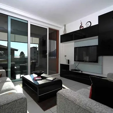 Appartement 2 Bedroom Maggiore With Pool *