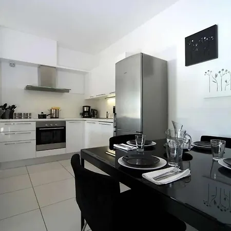 2 Bedroom Maggiore With Pool Appartement